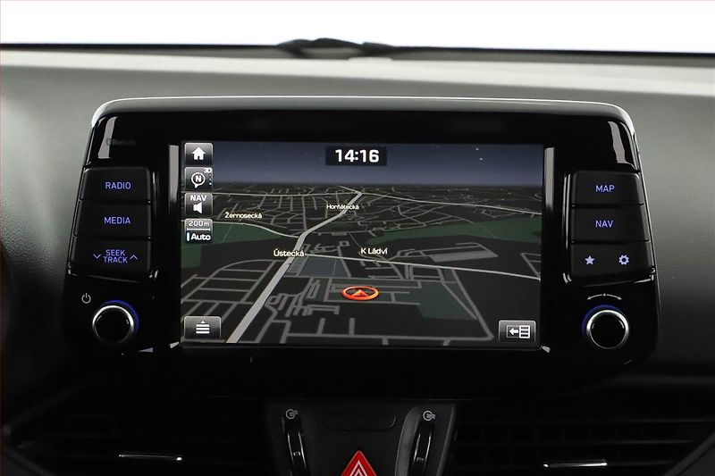 Hyundai i30 (2019) 1.4 T-GDI, Automat, Navi - fotka 12 z 16