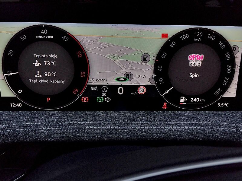 Škoda Superb (2024) combi Selection 2,0 Tdi 142 kw - fotka 7 z 37