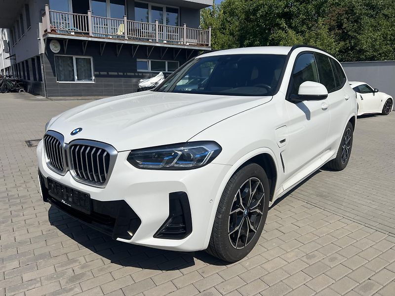 BMW X3 30e M Sport xDrive Laser - fotka 1 z 17