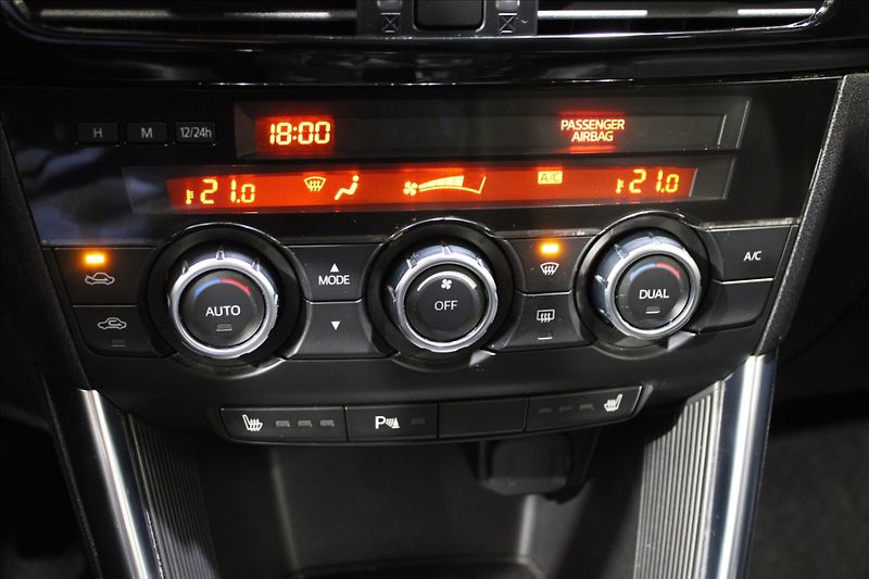Mazda CX-5 2,0 Skyactiv AWD - fotka 25 z 33