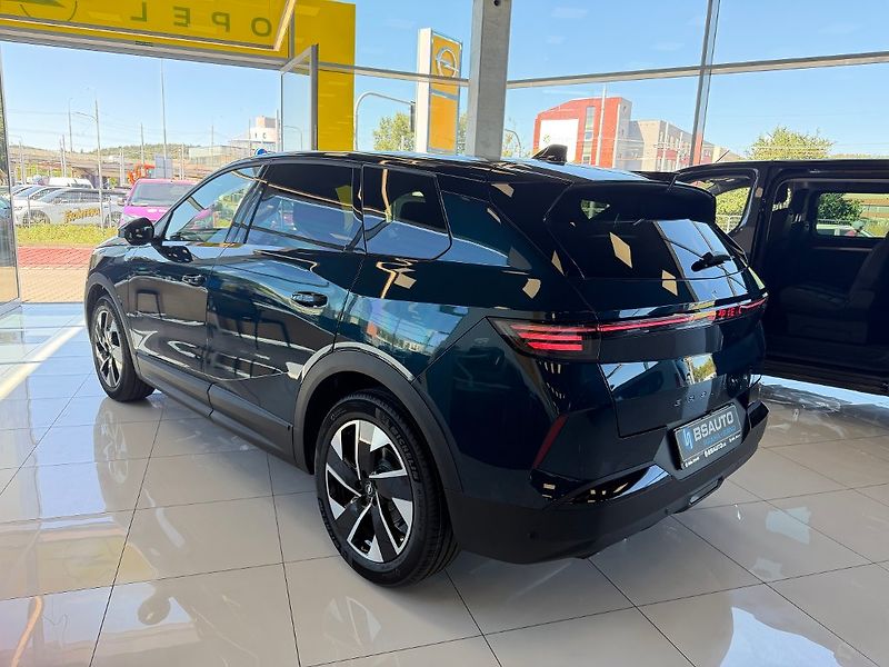 Opel Grandland (2026) Ultimate Hybrid 1,2T 145k AT - fotka 6 z 29