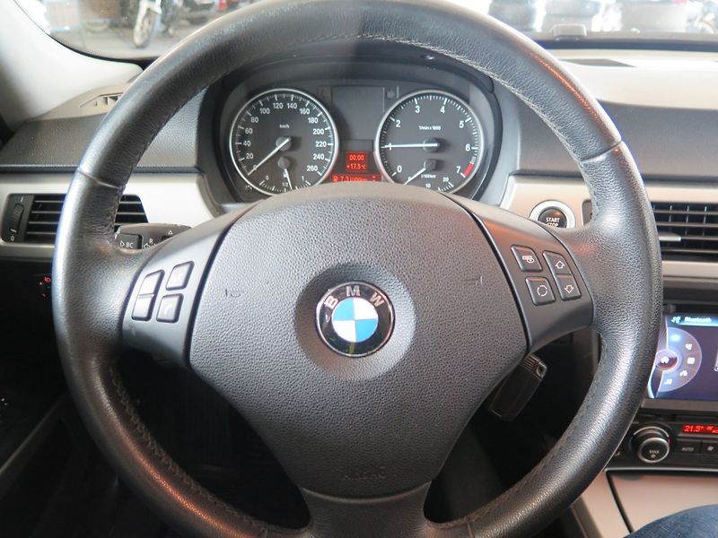 BMW Řada 3 (2008) 318i,klima,senzory,navi - fotka 7 z 27