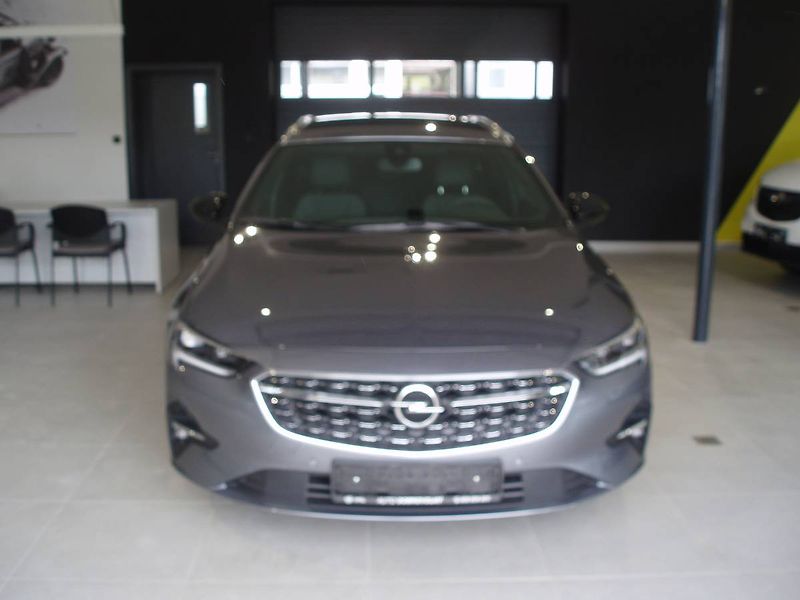 Opel Insignia Elegance Sports Tourer F 2.0 D - fotka 2 z 21