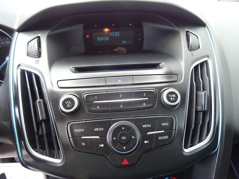 Ford Focus (2018) 1.6i,77kW,NovéČR,s.kn,klima - fotka 13 z 23
