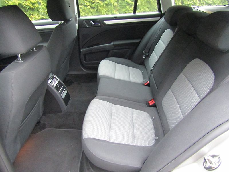 Škoda Superb (2011) 1.6 TDI 77kW - fotka 24 z 45