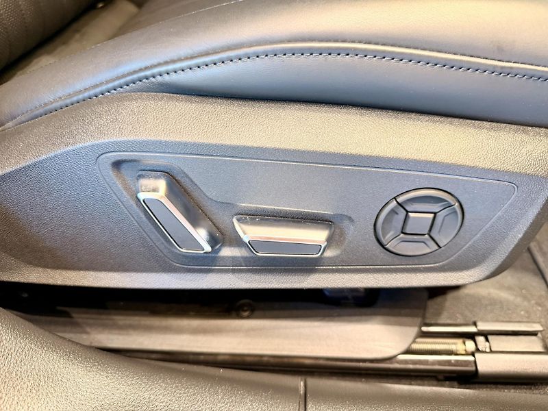 Audi A6 50 TDi quattro Tiptronic - fotka 27 z 37