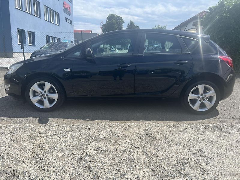 Opel Astra 1.4i 16v KAMERA TEMPOMAT ALU - fotka 4 z 42