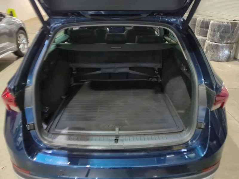 Škoda Octavia Combi Scout TDi 147kw DSG 4x4 - fotka 9 z 11