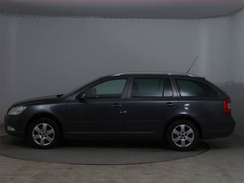 Škoda Octavia (2011) 1.6 TDI, nová STK, Tažné - fotka 3 z 13