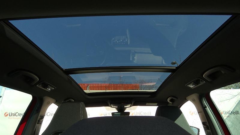 Škoda Karoq 1,5 TSI Sportline Exclusive DS - fotka 25 z 27