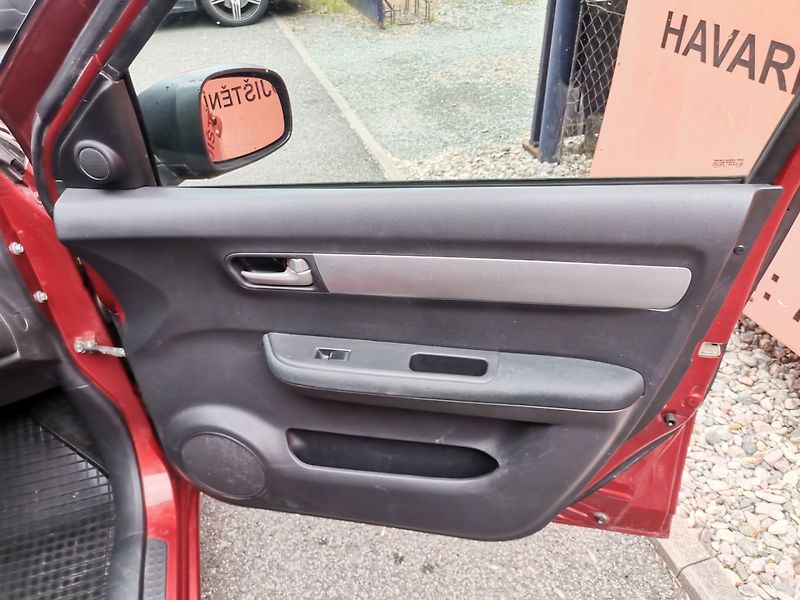 Suzuki Swift (2008) 1.3i 67kw Nové v ČR 1majiltel! - fotka 15 z 27