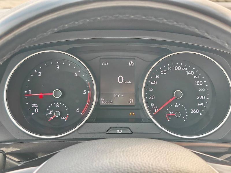 Volkswagen Tiguan Trendline 6G 2,0TDI - fotka 10 z 22
