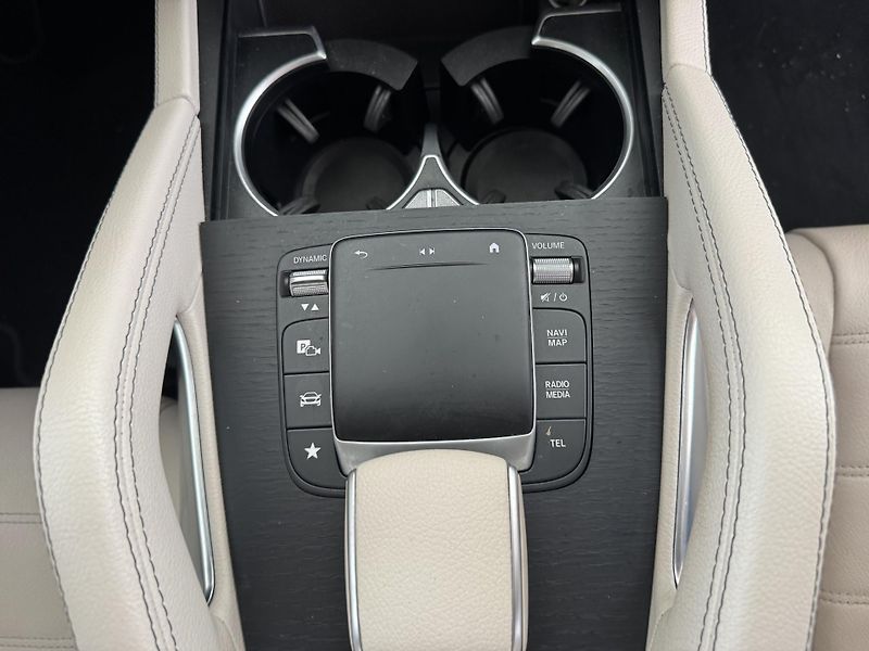 Mercedes-Benz GLE (2022) 300d 4 MATIC AMG  - fotka 29 z 39