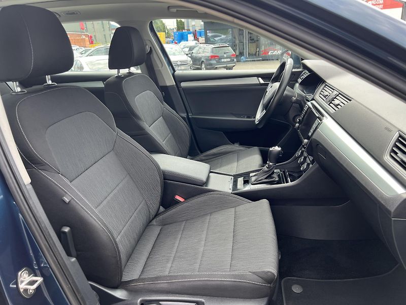 Škoda Superb 1.6TDi NAVI TEMPOMAT odp.DPH - fotka 34 z 43