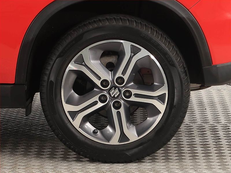 Suzuki Vitara (2017) Premium 1.6 VVT, 4X4, Automat - fotka 15 z 19