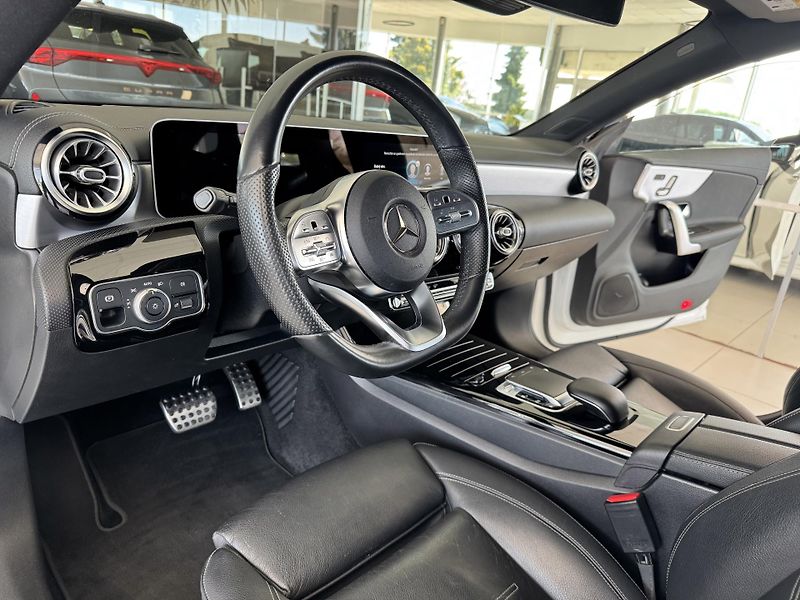Mercedes-Benz CLA 200 Aut 120kW*AMG*MAX.VÝB*360K - fotka 11 z 36