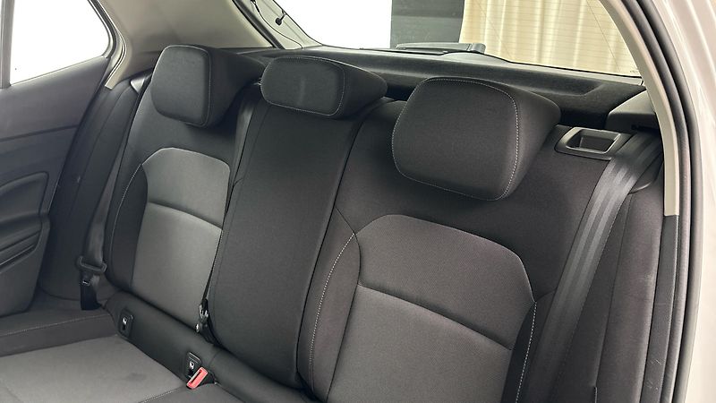 Škoda Fabia 1.0 TSI Ambition - fotka 16 z 24