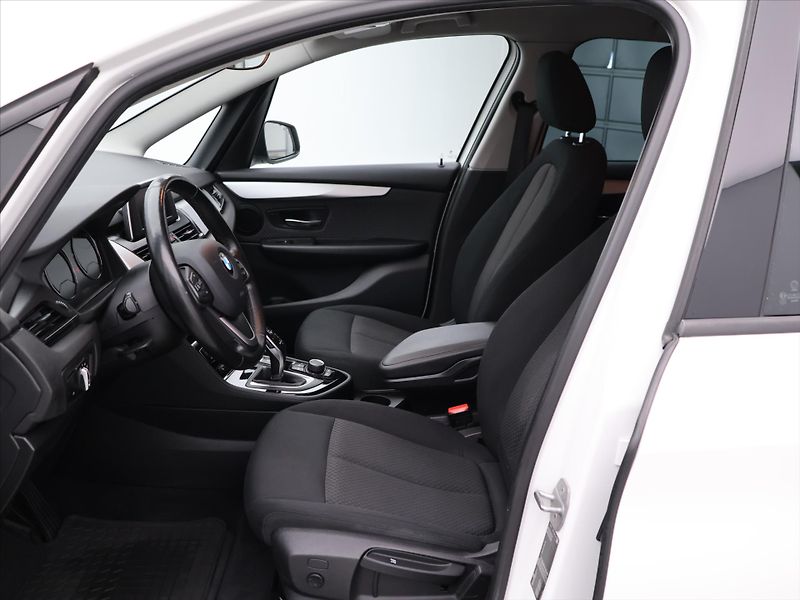 BMW Řada 2 1,5 Gran Tourer 218i Aut. DPH - fotka 10 z 32