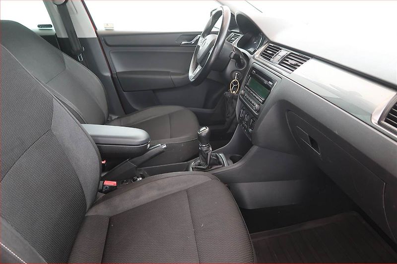 Škoda Rapid (2014) Spaceback 1.2 TSI - fotka 9 z 16
