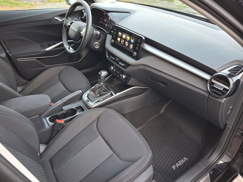 Škoda Fabia (2025) Top Selection DSG 1,0TSi 85kW - fotka 13 z 34