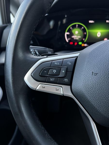 Volkswagen Golf 2.0TDI DSG 110kW Style TZ DPH - fotka 11 z 26