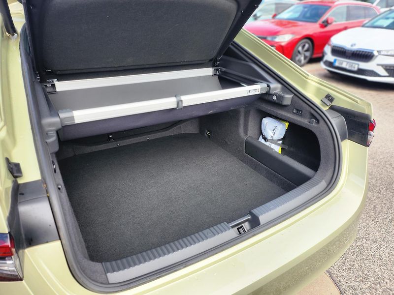 Škoda Superb Sportline 2.0 TDI 110kw DSG - fotka 28 z 30