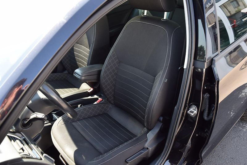Škoda Rapid (2016) 1.2TSI 81kw STYLE XEN NAVI PAN - fotka 22 z 45