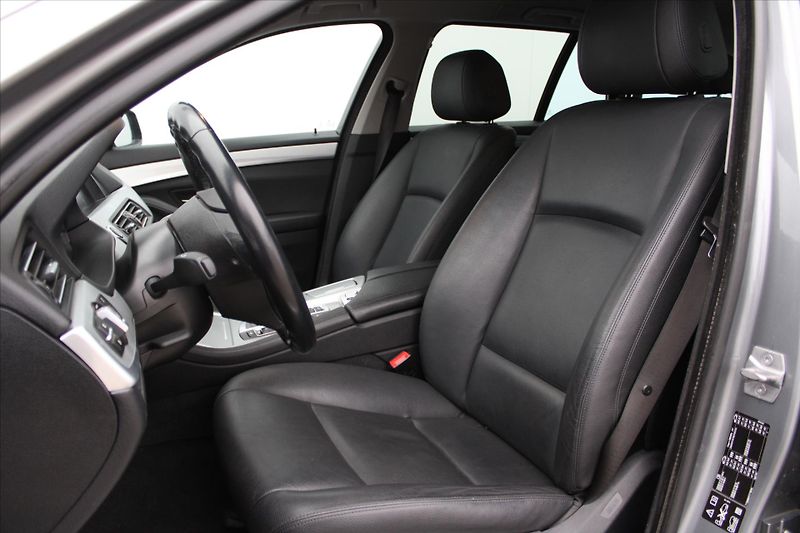 BMW Řada 5 520d xDrive LED NAVIGACE KŮŽE - fotka 10 z 23