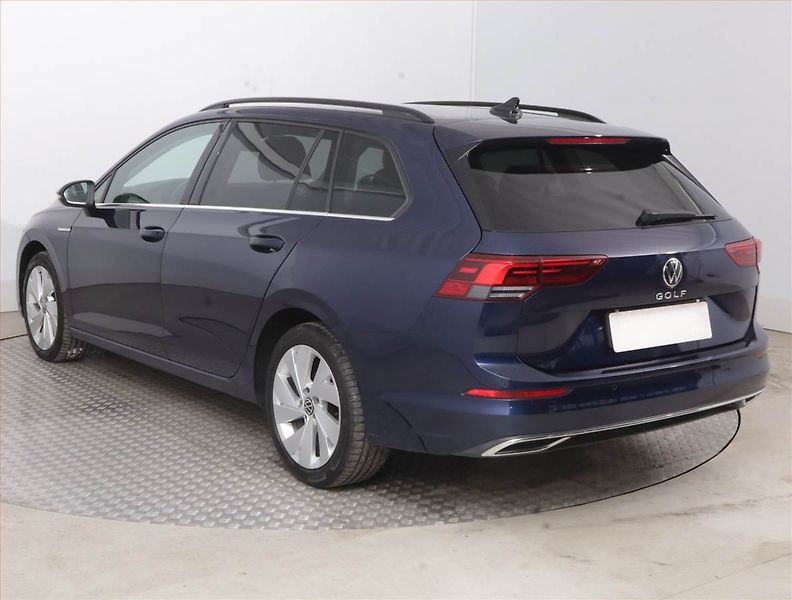 Volkswagen Golf (2022) Style 2.0 TDI, Automat - fotka 4 z 17