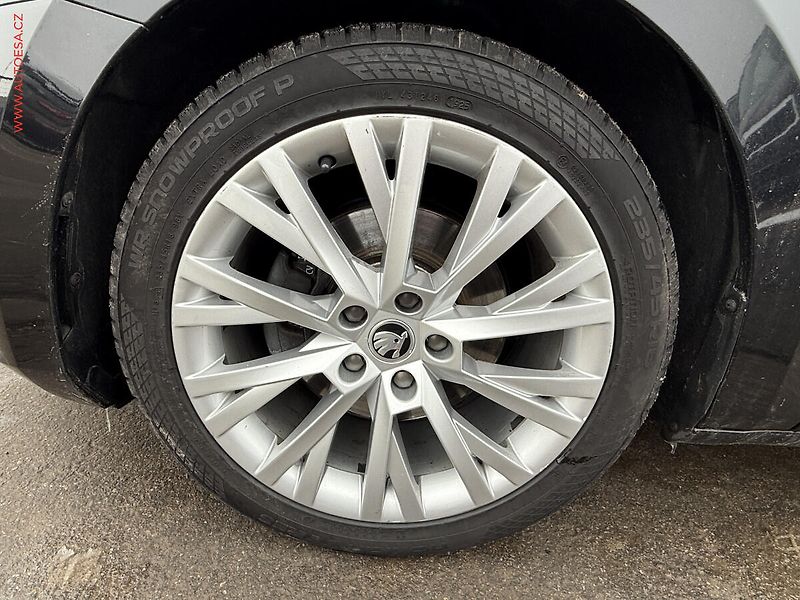 Škoda Superb (2019) 2.0TDi, 2.maj,ČR, DSG, STK10 - fotka 22 z 22