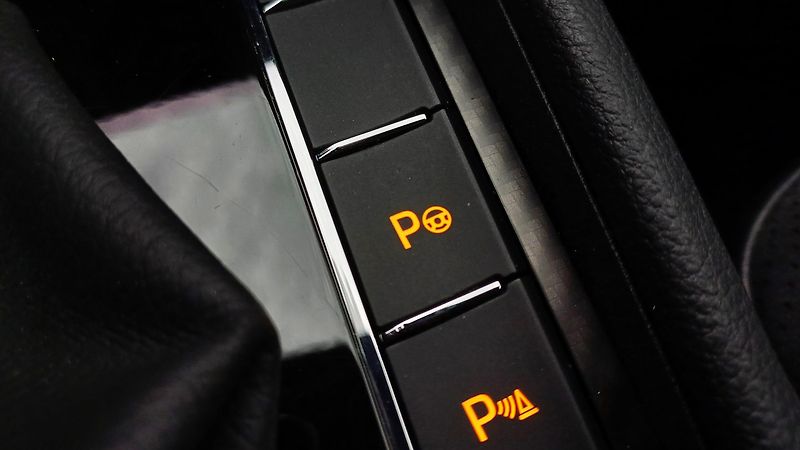 Škoda Superb 2.0TDI 140kW 4x4-WEBA-PANO-DPH - fotka 44 z 49