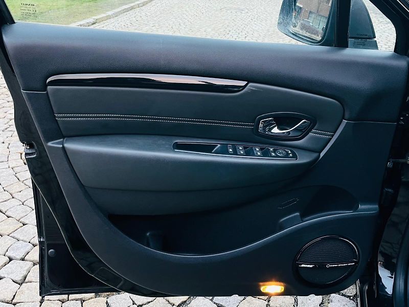 Renault Grand Scénic 1.6dCi MANUÁL KAMERA SERVISKA - fotka 26 z 44