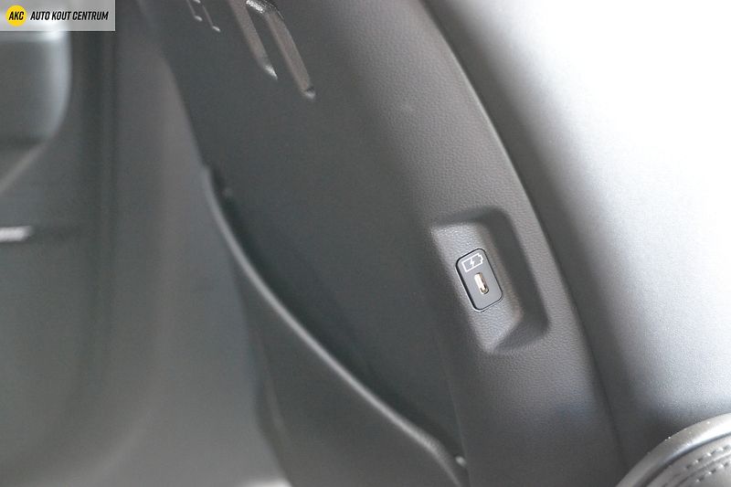 Hyundai Santa Fe 1.6T-GDI HEV 4WD CALLIGRAPHY 7 - fotka 29 z 95