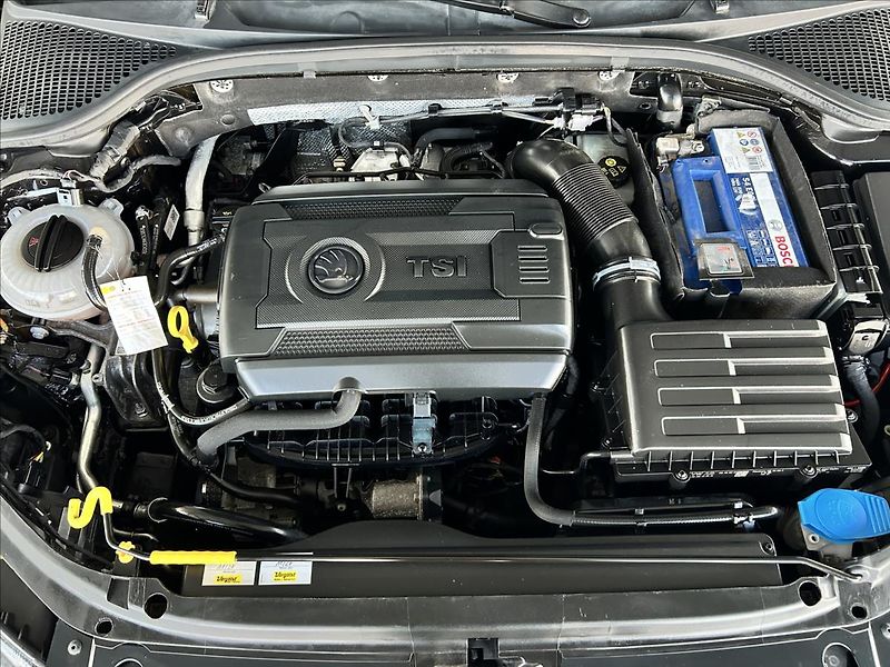 Škoda Octavia 2,0   TSI 162kW,RS,SERVISKA,MA - fotka 25 z 28