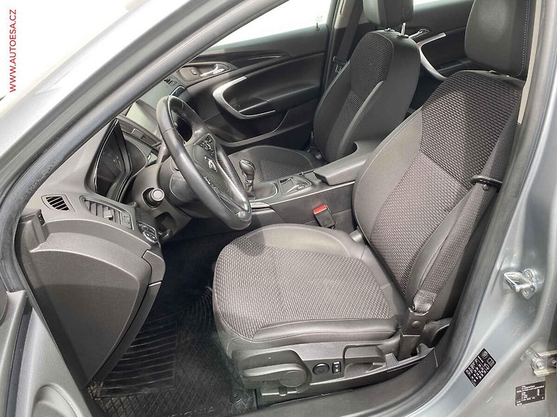 Opel Insignia (2015) 2.0 CDTi, ČR, Bixen, navi - fotka 9 z 18