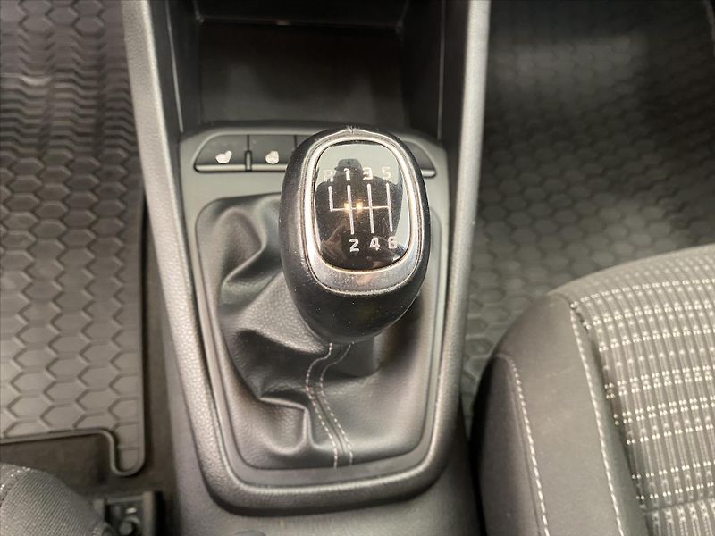 Kia Stonic 1,4 CVVT 73kW - fotka 23 z 26