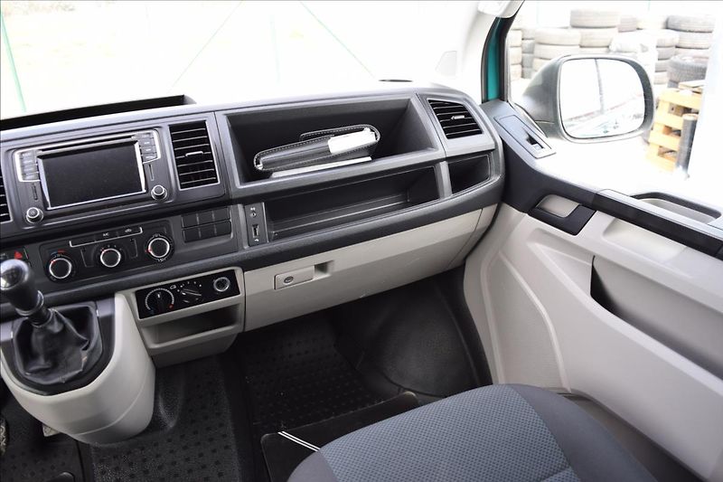 Volkswagen Transporter 2,0 TDI 110KW KLIMA TAŽNÉ NAVI - fotka 31 z 48