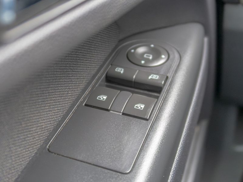 Opel Zafira (2008) 1.9D 88KW - 7 sedadel - fotka 27 z 40