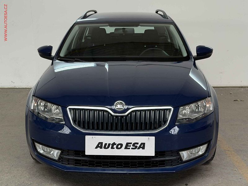 Škoda Octavia (2014) 1.6TDi 4x4, AC, výhřev sed - fotka 2 z 17