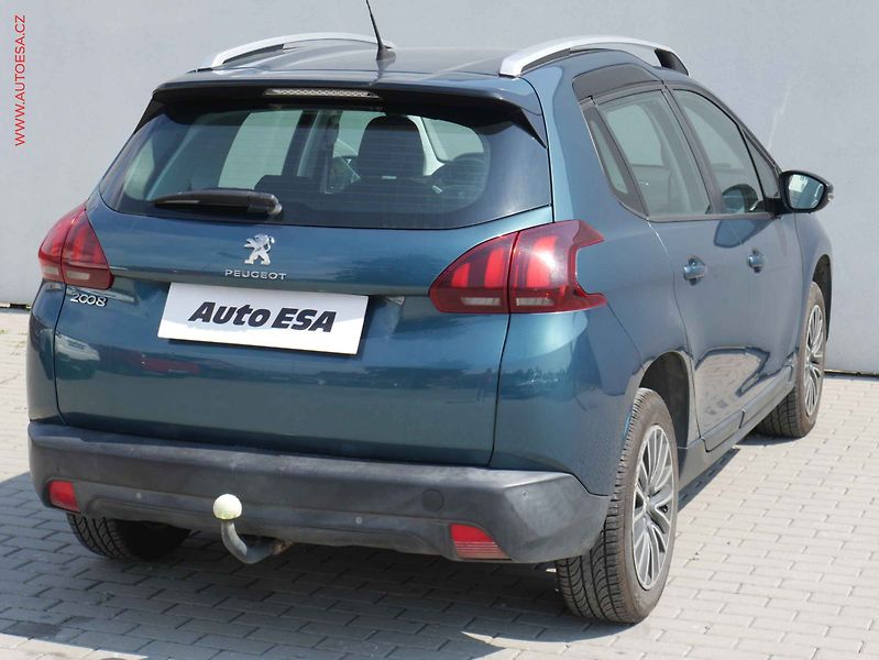 Peugeot 2008 (2019) 1.2i, 1.maj,ČR, autoAC, temp. - fotka 4 z 19