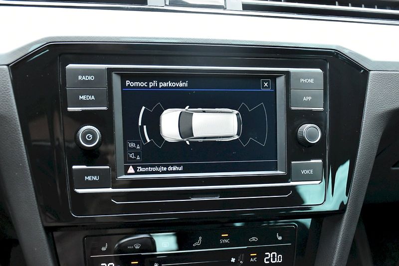 Volkswagen Passat (2021) BUSINESS 1.5 TSI 110kW - fotka 18 z 33
