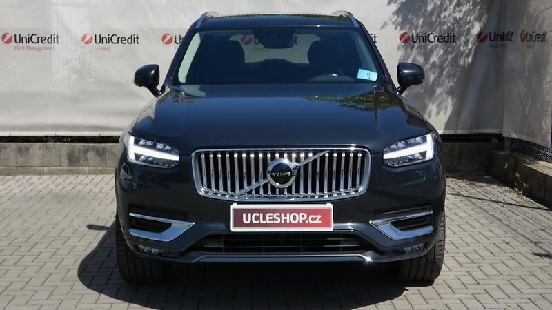 Volvo XC90 B5 AWD Drive-E mHEV aut. Inscr - fotka 2 z 25