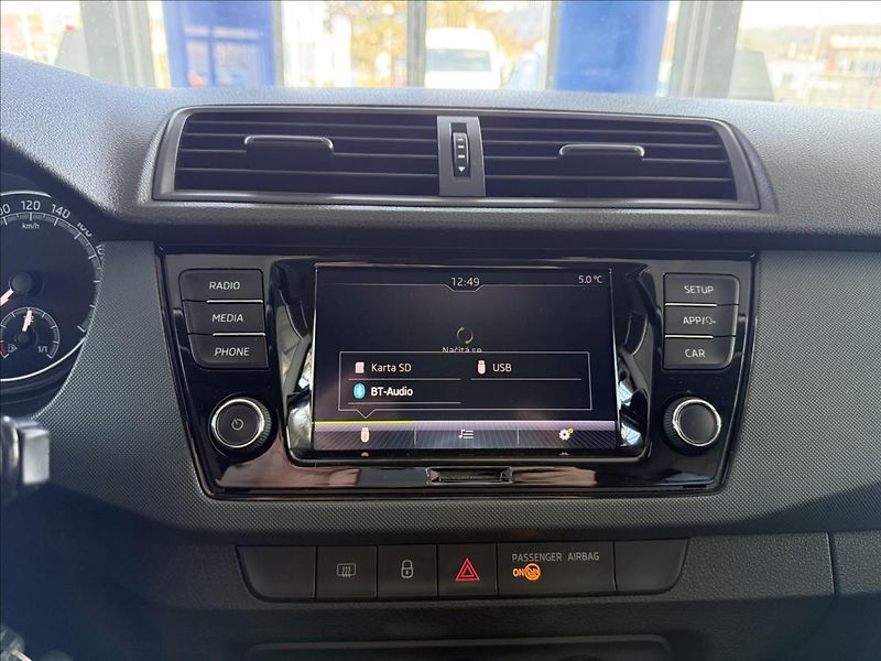 Škoda Fabia 1,0   TSI 70kW,SERVISKA - fotka 15 z 23