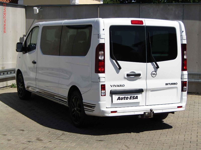 Opel Vivaro (2018) 1.6CDTi L2 9míst, 1.maj,ČR - fotka 6 z 23