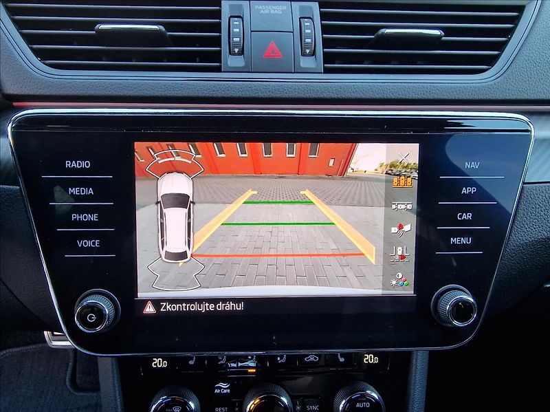Škoda Superb 2.0TDI 147kW 4x4 DSG Sportline - fotka 25 z 50