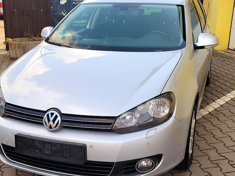 Volkswagen Golf 1,4 TSi Highline ROZVODY     - fotka 3 z 40