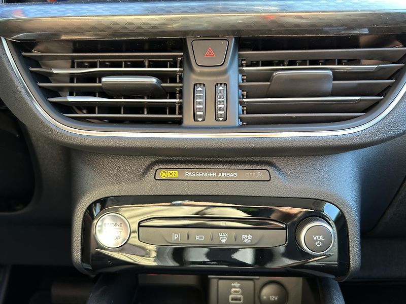 Ford Kuga Top Edition 2.5 PHEV 178kW - fotka 35 z 38