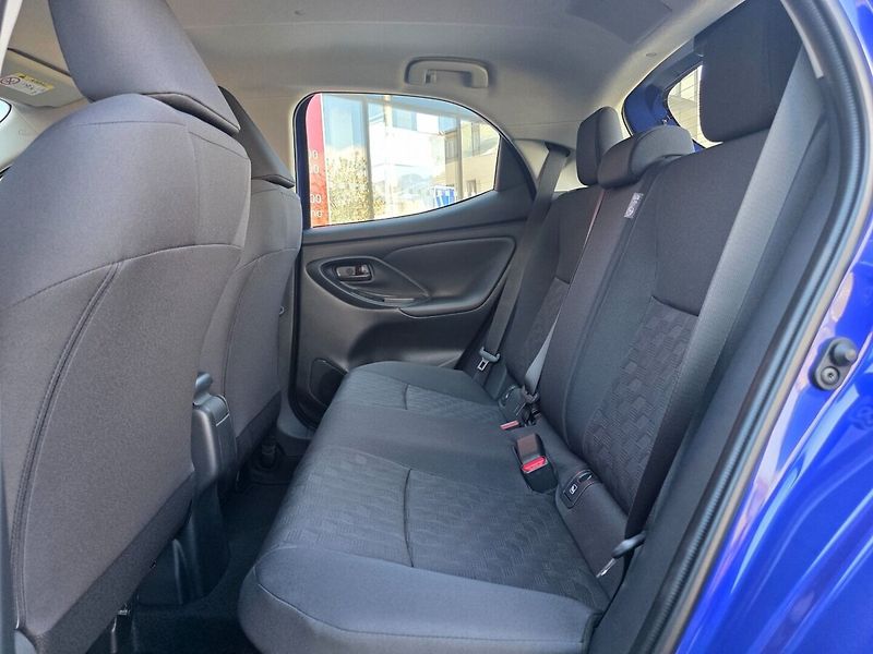 Toyota Yaris 1,5 Hybrid Comfort  do 30/6 - fotka 6 z 15