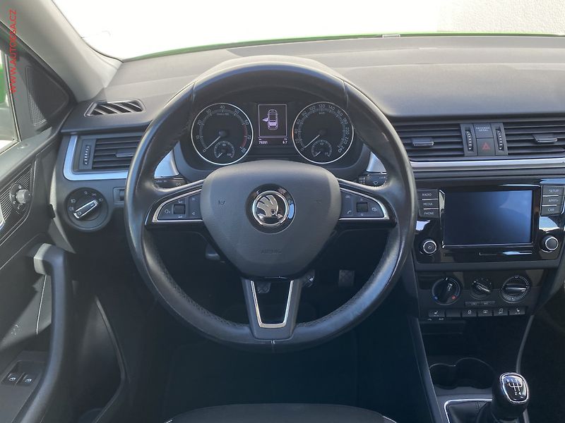 Škoda Rapid (2017) 1.0 TSI, ČR, AC, výhřev sed. - fotka 11 z 17