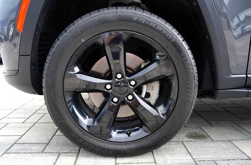 Jeep Grand Cherokee 3.6i V6 Long Limited/4x4/300PS - fotka 17 z 48